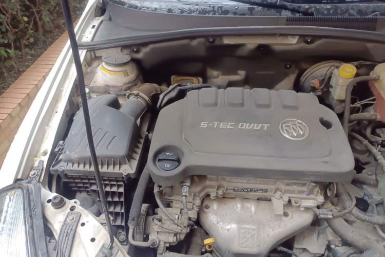 Used Buick Excelle 2015 1.5L Automatic Classic Model Engine Bay Right