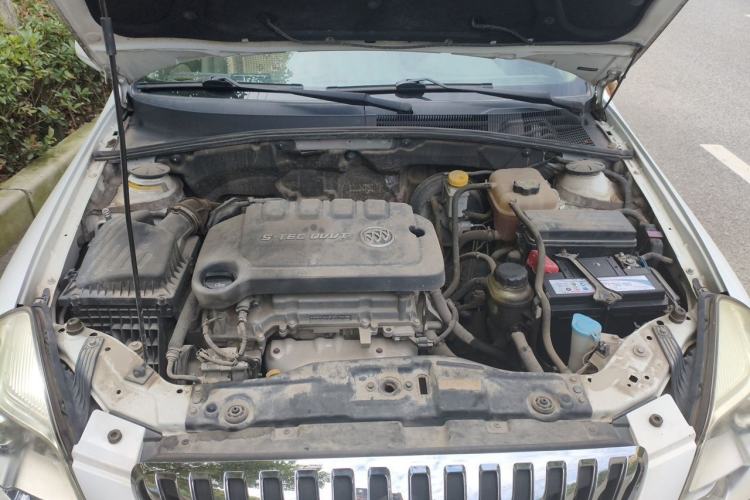 Used Buick Excelle 2015 1.5L Manual Classic Trim Engine Bay