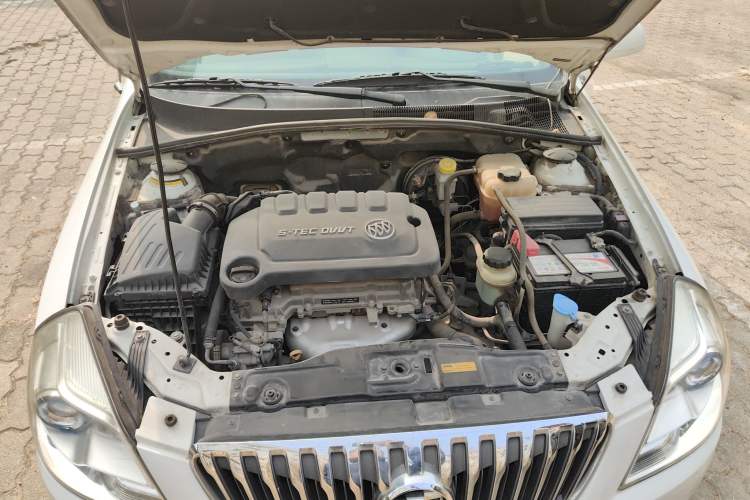 Used Buick Excelle 2015 1.5L Automatic Classic Model Engine Bay