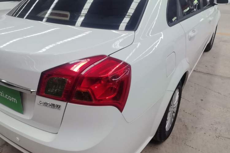 Used Buick Excelle 2015 1.5L Automatic Classic Model Exterior 1