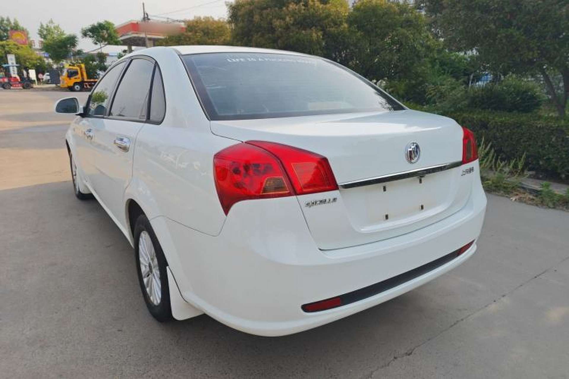 Used Buick Excelle 2015 1.5L Automatic Classic Model Exterior 1