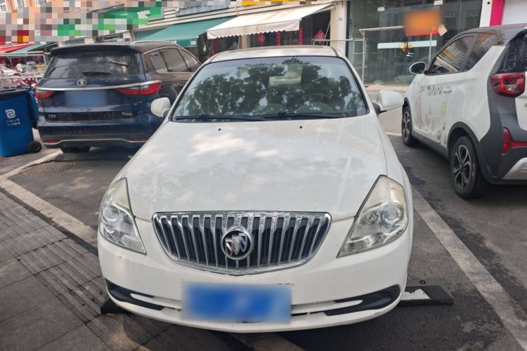 Used Buick Excelle 2015 1.5L Manual Classic Trim Exterior 2