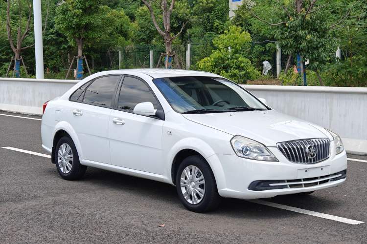Used Buick Excelle 2015 1.5L Automatic Classic Model Exterior 2