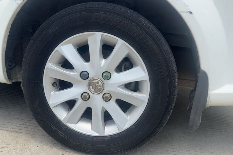 Used Buick Excelle 2015 1.5L Automatic Classic Model Exterior 2