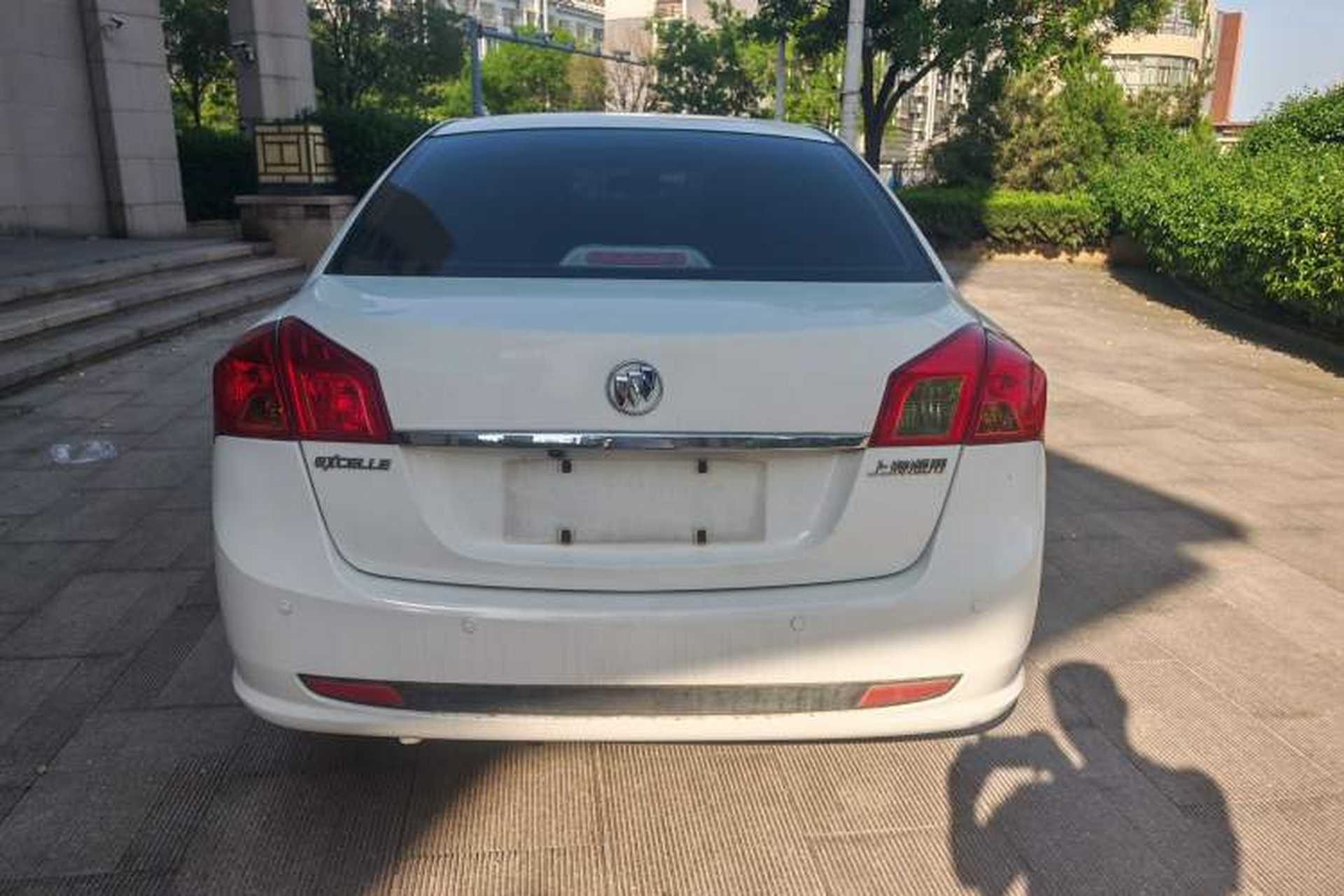 Used Buick Excelle 2015 1.5L Automatic Classic Model Exterior 2
