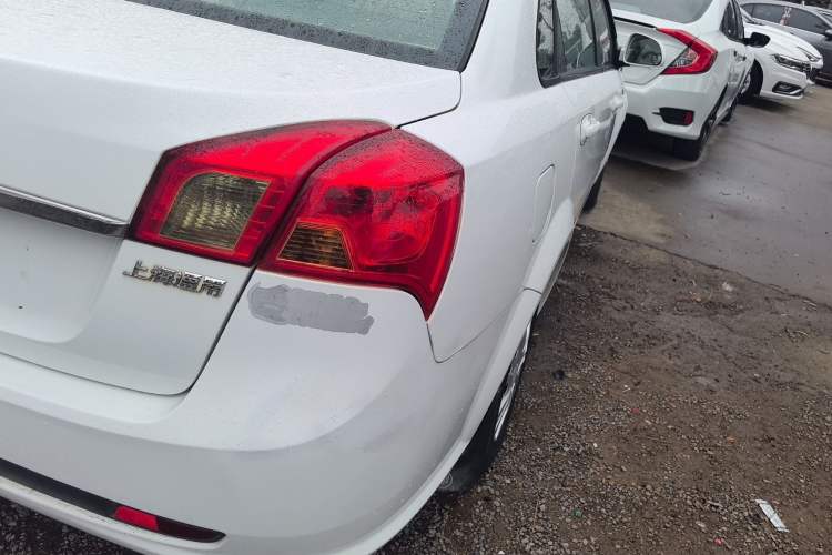 Used Buick Excelle 2015 1.5L Manual Classic Trim Exterior 3