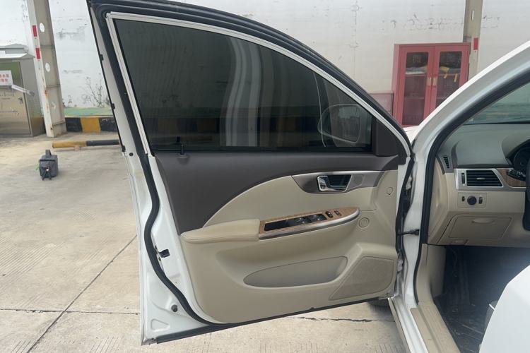 Used Buick Excelle 2015 1.5L Automatic Classic Model Exterior 3