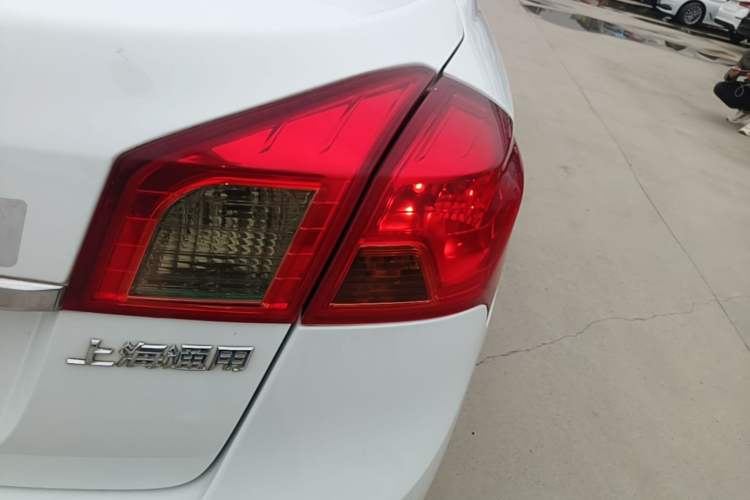 Used Buick Excelle 2015 1.5L Automatic Classic Model Exterior 3