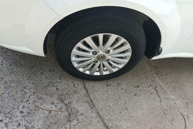 Used Buick Excelle 2015 1.5L Automatic Classic Model Exterior 4