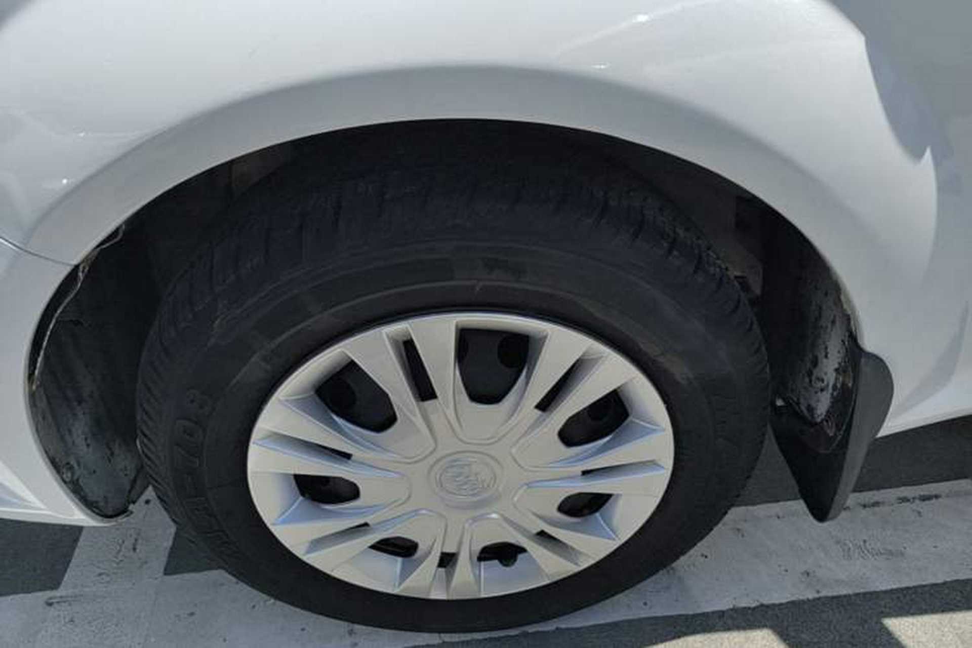 Used Buick Excelle 2015 1.5L Automatic Classic Model Exterior 4