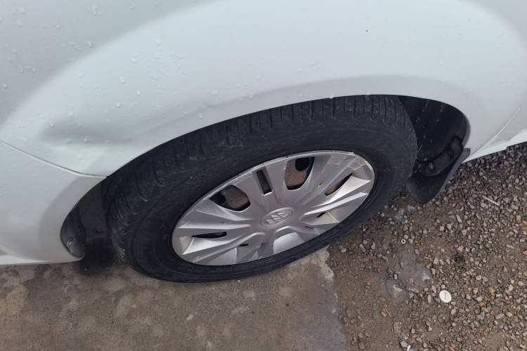 Used Buick Excelle 2015 1.5L Manual Classic Trim Exterior 4