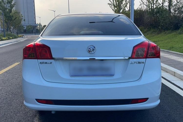 Used Buick Excelle 2015 1.5L Automatic Classic Model Exterior 4