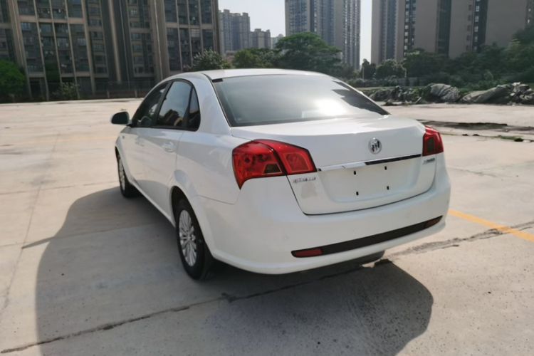 Used Buick Excelle 2015 1.5L Automatic Classic Model Exterior 5