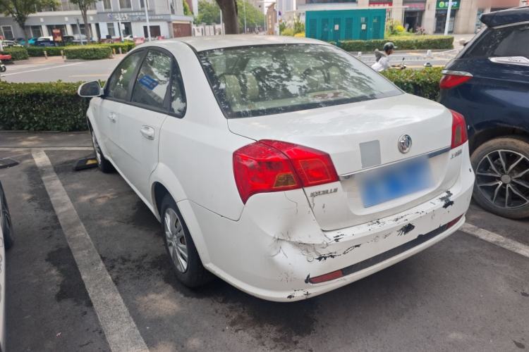 Used Buick Excelle 2015 1.5L Manual Classic Trim Exterior 5