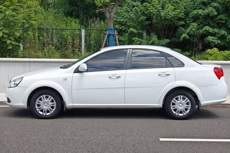 Used Buick Excelle 2015 1.5L Automatic Classic Model Exterior 5