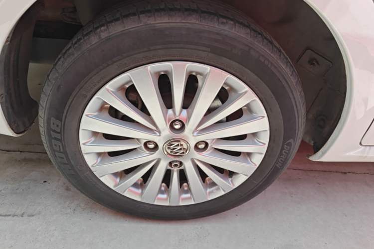 Used Buick Excelle 2015 1.5L Automatic Luxury Edition Exterior 5