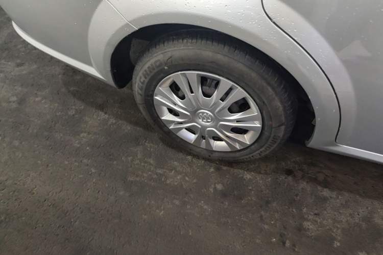 Used Buick Excelle 2015 1.5L Automatic Classic Model Exterior 5