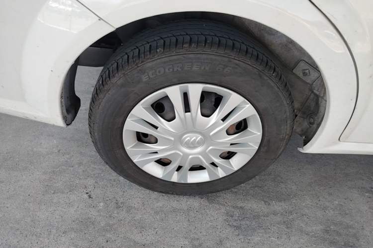 Used Buick Excelle 2015 1.5L Automatic Classic Model Exterior 5