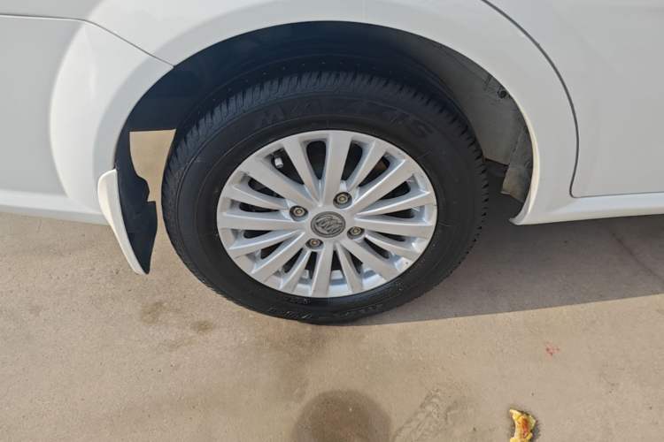 Used Buick Excelle 2015 1.5L Automatic Classic Model Exterior 5