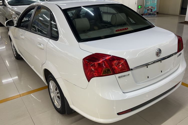 Used Buick Excelle 2015 1.5L Automatic Classic Model Exterior 5