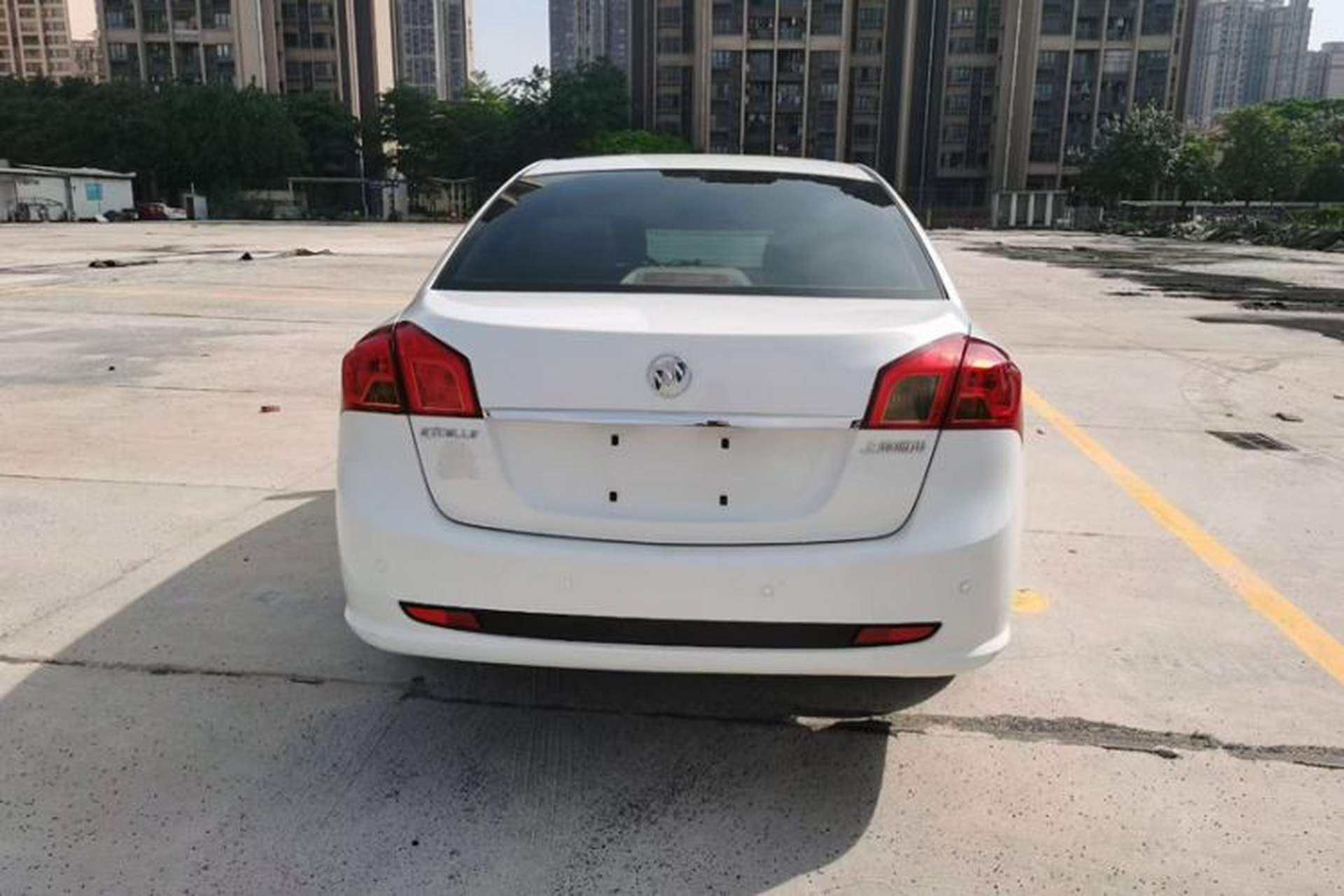 Used Buick Excelle 2015 1.5L Automatic Classic Model Exterior 8