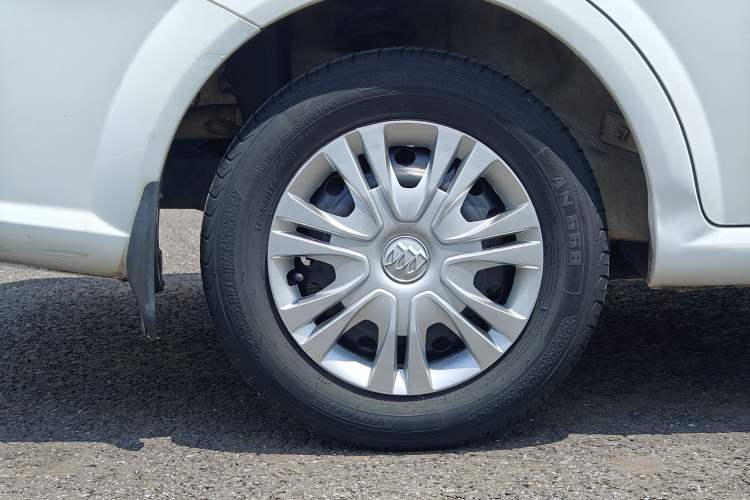 Used Buick Excelle 2015 1.5L Automatic Classic Model Exterior 9