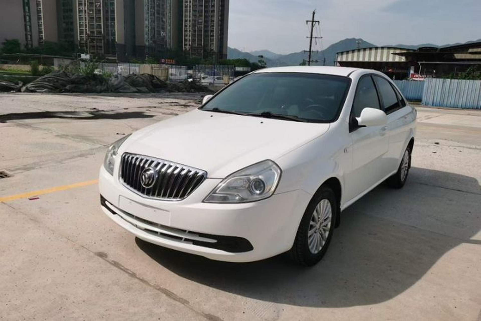 Used Buick Excelle 2015 1.5L Automatic Classic Model Front Left 45 Deg