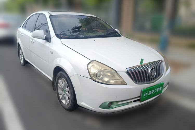Used Buick Excelle 2015 1.5L Manual Classic Trim Front Right 45 Deg