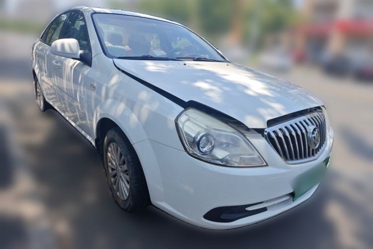 Used Buick Excelle 2015 1.5L Manual Classic Trim Front Right 45 Deg