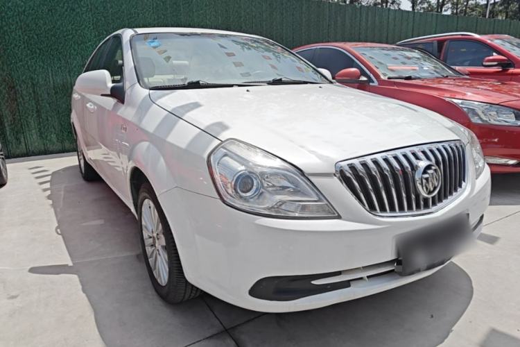 Used Buick Excelle 2015 1.5L Automatic Luxury Edition Front Right 45 Deg