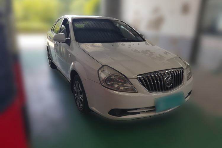Used Buick Excelle 2015 1.5L Manual Classic Trim Front Right 45 Deg