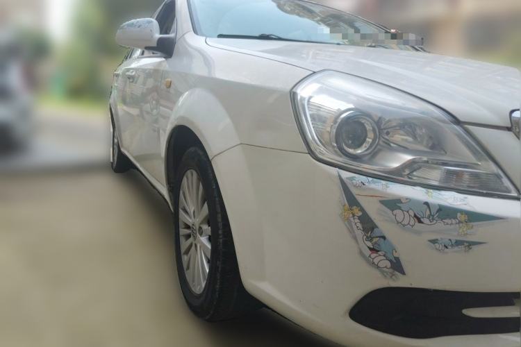 Used Buick Excelle 2015 1.5L Automatic Luxury Edition Front Right 45 Deg