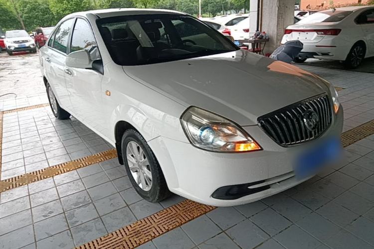 Used Buick Excelle 2015 1.5L Manual Classic Trim Front Right 45 Deg