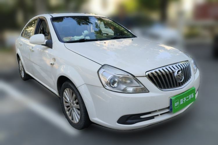 Used Buick Excelle 2015 1.5L Automatic Luxury Edition Front Right 45 Deg
