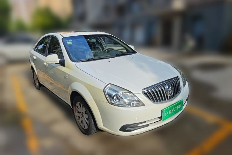 Used Buick Excelle 2015 1.5L Manual Classic Trim Front Right 45 Deg