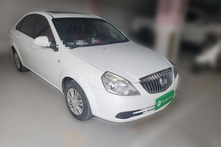 Used Buick Excelle 2015 1.5L Manual Classic Trim Front Right 45 Deg
