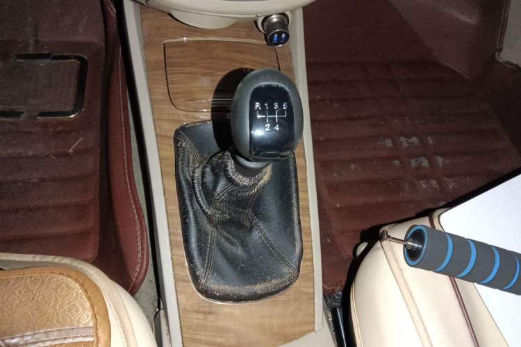 Used Buick Excelle 2015 1.5L Manual Classic Trim Gear Lever