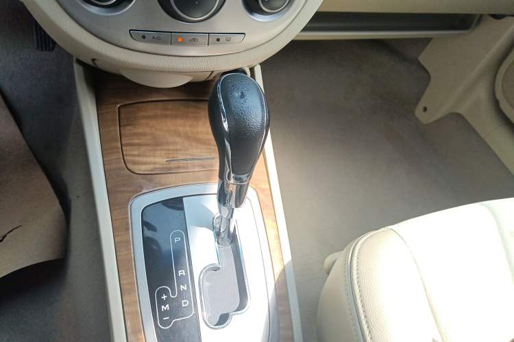 Used Buick Excelle 2015 1.5L Automatic Classic Model Gear Lever