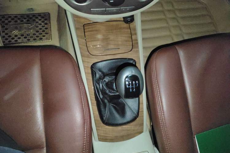 Used Buick Excelle 2015 1.5L Manual Classic Trim Gear Lever