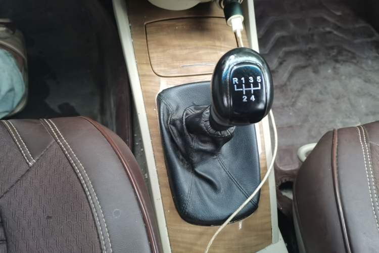 Used Buick Excelle 2015 1.5L Manual Classic Trim Gear Lever