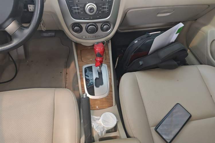 Used Buick Excelle 2015 1.5L Automatic Luxury Edition Gear Lever