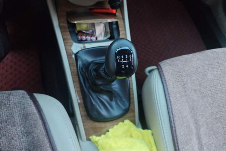 Used Buick Excelle 2015 1.5L Manual Classic Trim Gear Lever