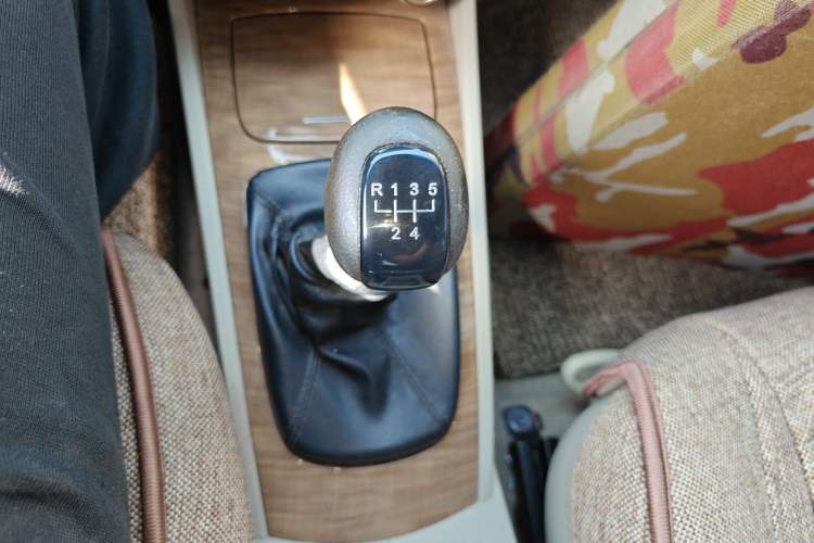 Used Buick Excelle 2015 1.5L Manual Classic Trim Gear Lever