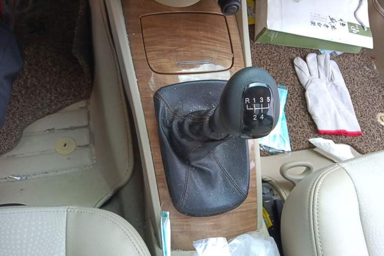 Used Buick Excelle 2015 1.5L Manual Classic Trim Gear Lever