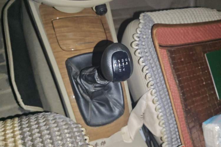 Used Buick Excelle 2015 1.5L Manual Classic Trim Gear Lever