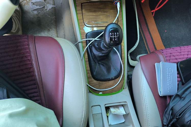 Used Buick Excelle 2015 1.5L Manual Luxury Model Gear Lever