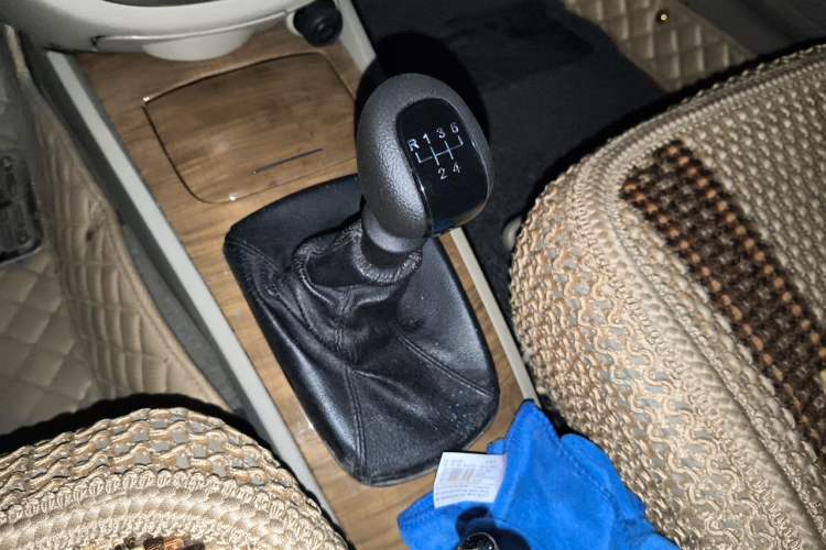 Used Buick Excelle 2015 1.5L Manual Classic Trim Gear Lever