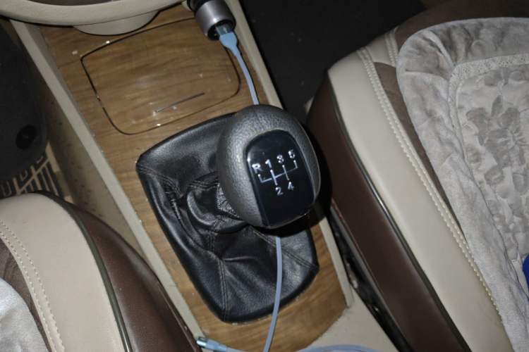Used Buick Excelle 2015 1.5L Manual Classic Trim Gear Lever