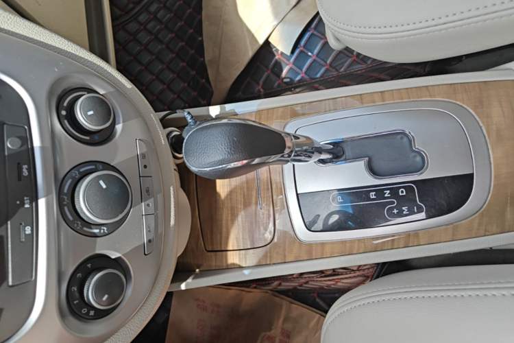 Used Buick Excelle 2015 1.5L Automatic Luxury Edition Gear Lever