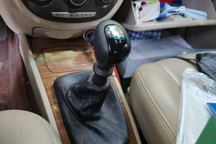 Used Buick Excelle 2015 1.5L Manual Classic Trim Gear Lever